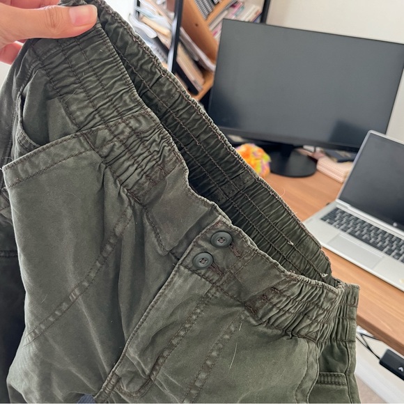 Khaki pants - American eagle outfitter - stretch material - Picture 3 of 4